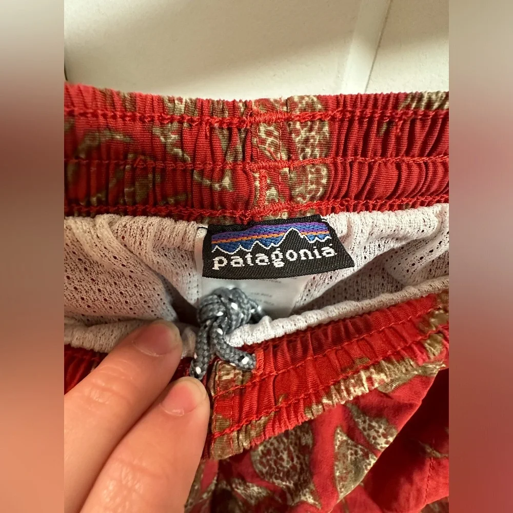 Patagonia Men’s Baggies Shorts - Large - Burgundy Bamboo‎ 8”